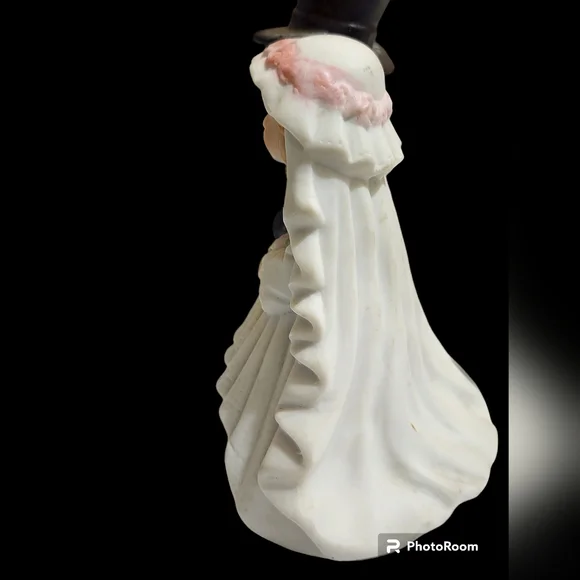 Vintage porcelain 1991 bride and groom wedding topper - Picture 6 of 9